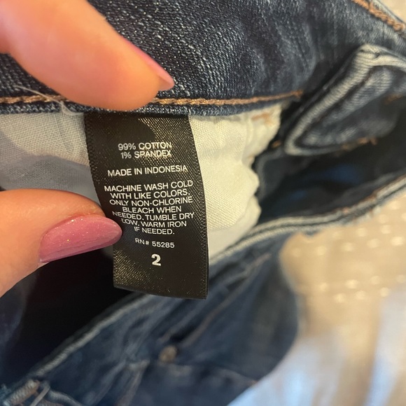 Express Cuffed Denim Shorts Size 2 - Picture 3 of 3